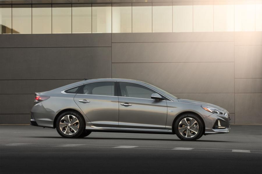  Hyundai Sonata Hybrid (LF) 2017 года  (NA) (фото 11 из 24)